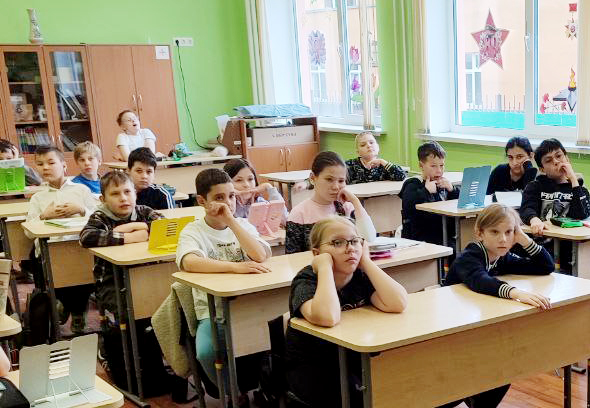 В преддверии 80-летия Победы: серия тематических встреч со школьниками