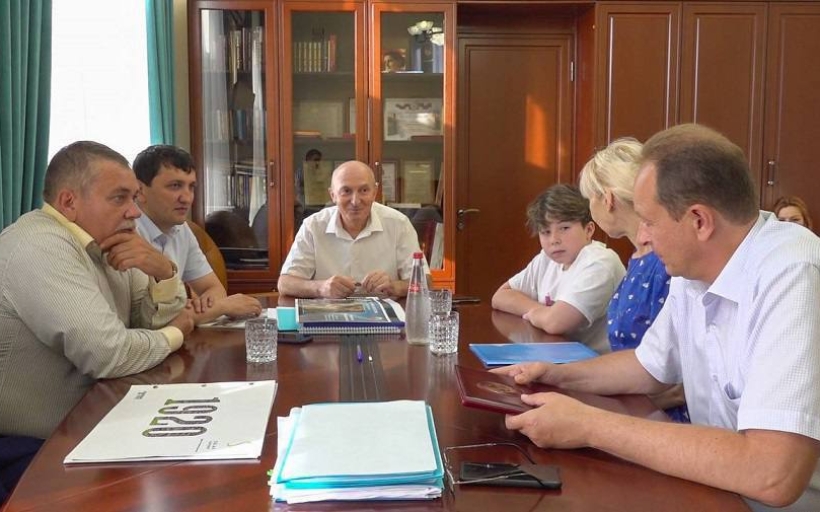 Встреча заместителя Председателя Правительства Республики Дагестан Телякавова М.П. с ректором Российского государственного университета туризма и сервиса Федулиным А.А.