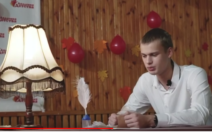 Читаем русскую поэзию: иностранные студенты РГУТИС приняли участие в конкурсе чтецов 