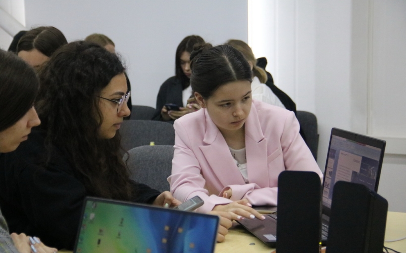 Экспертная консультация инновационных проектов: в «Точке Кипения» обсудили командные проекты студентов РГУТИС