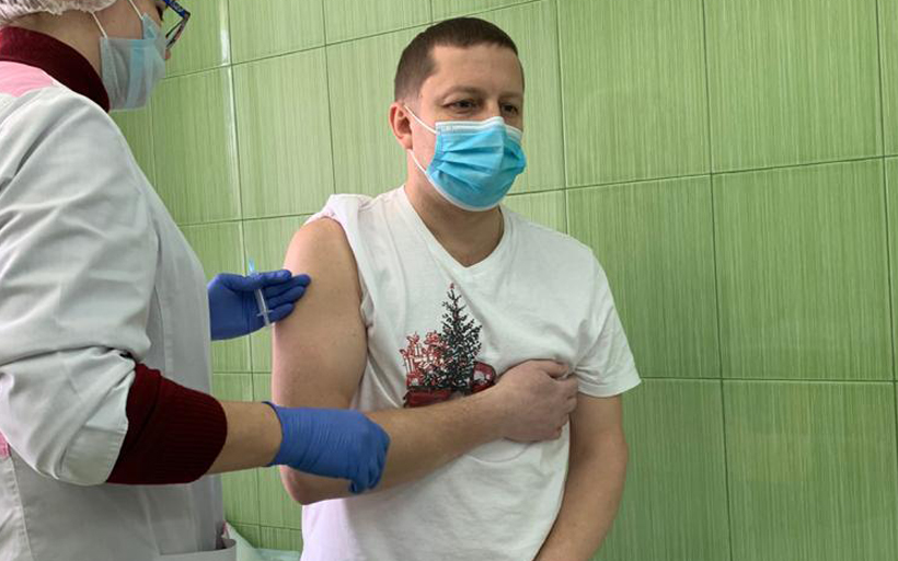 Спасая себя – спасаем Россию: вакцина «Спутник V» завоёвывает планету