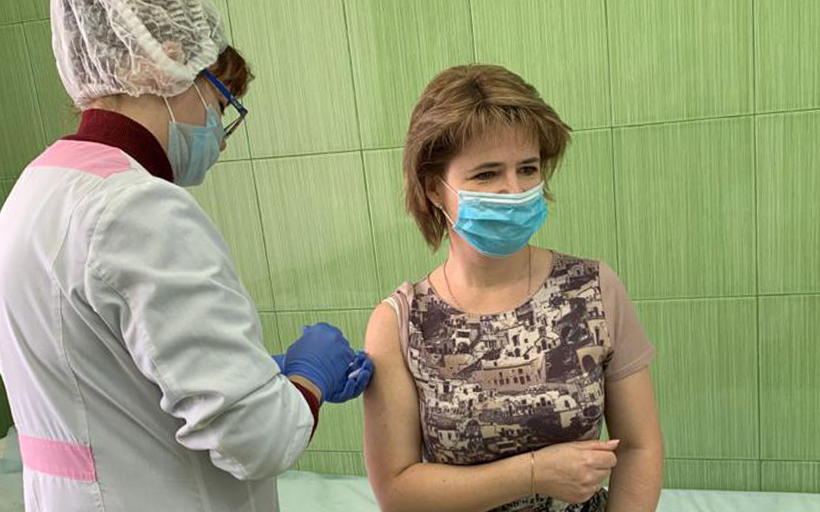 Спасая себя – спасаем Россию: вакцина «Спутник V» завоёвывает планету