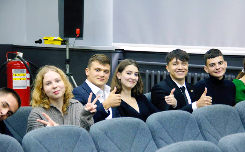 Первый шаг в новую жизнь. Первокурсники знакомятся с университетом