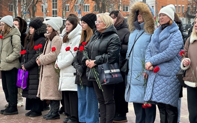 Память о беспримерном подвиге осажденного Ленинграда — навсегда в наших сердцах