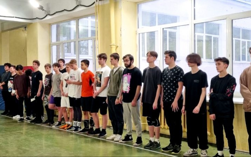 На волейбольной площадке сошлись преподаватели и студенты ИСТ РГУТИС
