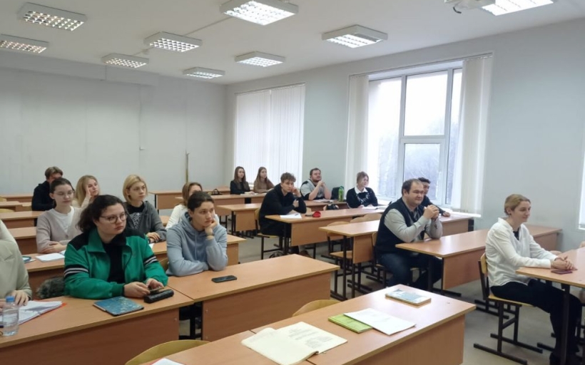 Студенты Высшей школы бизнеса, менеджмента и права направления «Юриспруденция» приняли участие в работе круглого стола на тему «Предупреждение преступности. Диалектика противодействия коррупционной преступности в РФ»