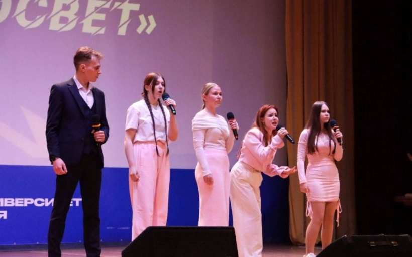 Команда КВН РГУТИС в четвертьфинале «Оружейной лиги»