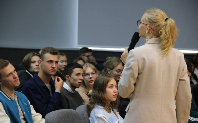 Первый шаг в новую жизнь. Первокурсники знакомятся с университетом
