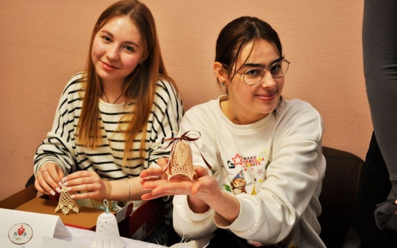 Несем радость детям — в ИСТ РГУТИС прошло традиционное новогоднее представление