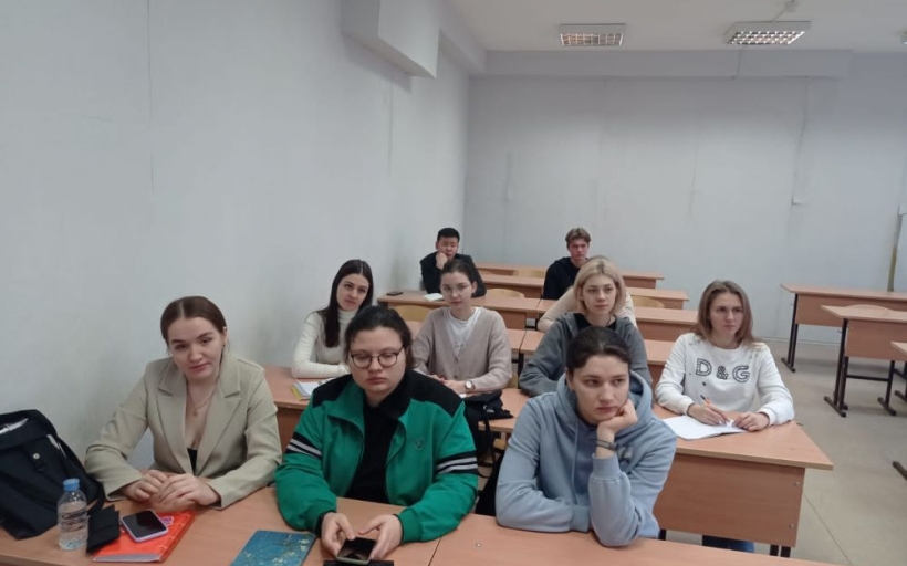 Студенты Высшей школы бизнеса, менеджмента и права направления «Юриспруденция» приняли участие в работе круглого стола на тему «Предупреждение преступности. Диалектика противодействия коррупционной преступности в РФ»