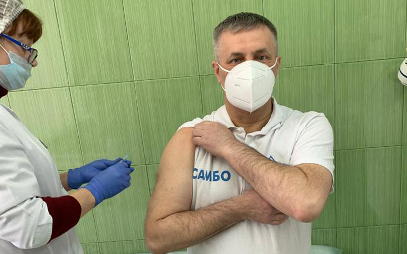 Спасая себя – спасаем Россию: вакцина «Спутник V» завоёвывает планету