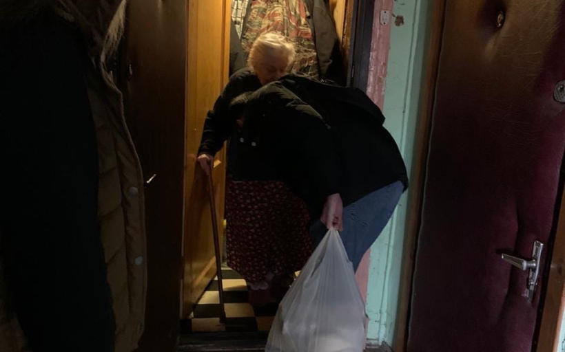Волонтеры РГУТИС стали доставлять продукты на дом ветеранам Университета 