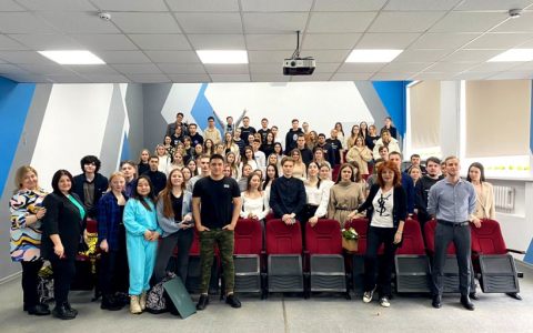 У нас в гостях топ-менеджер и бизнес-леди Эльвира Агурбаш. Обсуждаем проблемы реального сектора экономики России