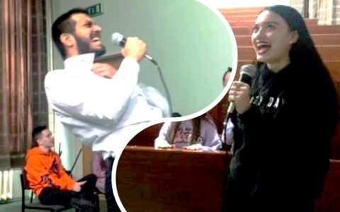 Ну-ка все вместе! Песенный «Караоке-вечер» организовали и провели студенты Высшей школы туризма и гостеприимства