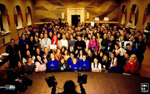 Развиваем надпрофессиональные навыки: студенты Института сервисных технологий приняли участие в молодежном просветительском форуме