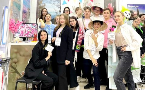 Учимся лучшему – учимся у лучших: студенты Российского государственного университета туризма и сервиса прошли профессиональное испытание на деловой игре - выставке