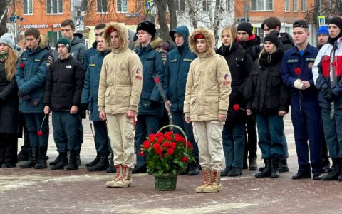 Память о беспримерном подвиге осажденного Ленинграда — навсегда в наших сердцах
