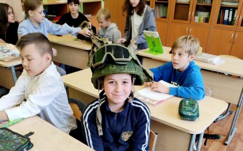 В преддверии 80-летия Победы: серия тематических встреч со школьниками