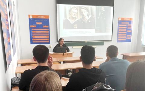 Высшая школа бизнеса, менеджмента и права запустила тематический цикл занятий «Память о героях Великой отечественной войны», приуроченный к 80-й годовщине Победы в Великой Отечественной войне