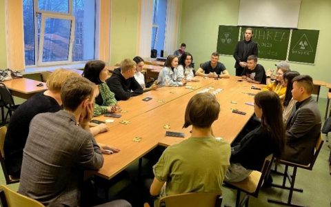 Настольная ролевая игра «Бункер» от Высшей школы бизнеса, менеджмента и права совместно с Союзом Землячеств РГУТИС