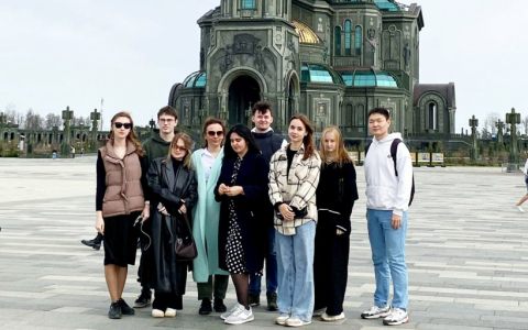 В канун празднования Дня Победы студенты РГУТИС посетили Главный храм ВС РФ и Музей Великой Отечественной войны