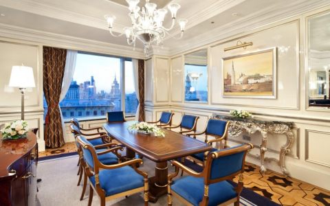 Студенты Колледжа на  Дне карьеры в гостинице  