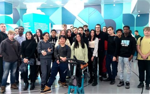 Цифровая грамотность и туристские ресурсы регионов страны: студенты Высшей школы туризма и гостеприимства на выставке-форуме «РОССИЯ»