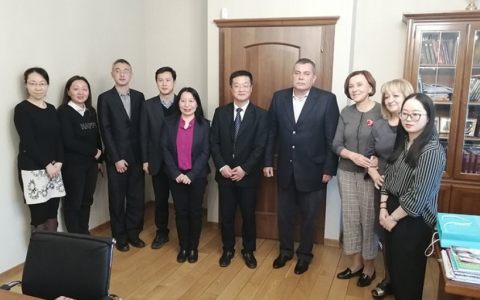 Глава международного департамента провинции Чжэцзян г-н Тан Шумин посетил наш Университет
