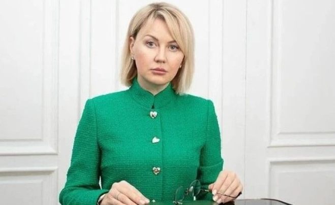 Замглавы Минобрнауки России Дмитрий Афанасьев представил коллективу Российского государственного университета туризма и сервиса исполняющего обязанности ректора – Оксану Сергеевну Капинус