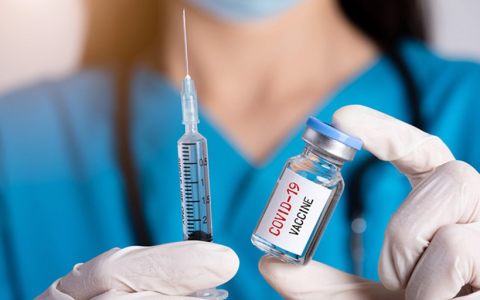 Продолжается вакцинация сотрудников и студентов РГУТИС от коронавирусной инфекции