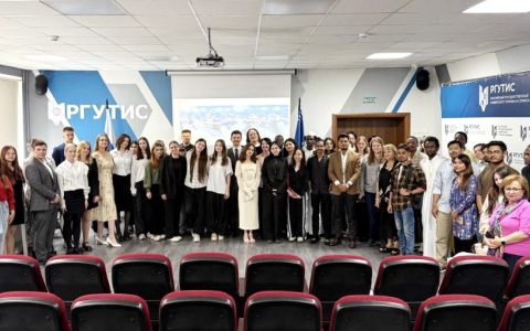 Пушкинский день России